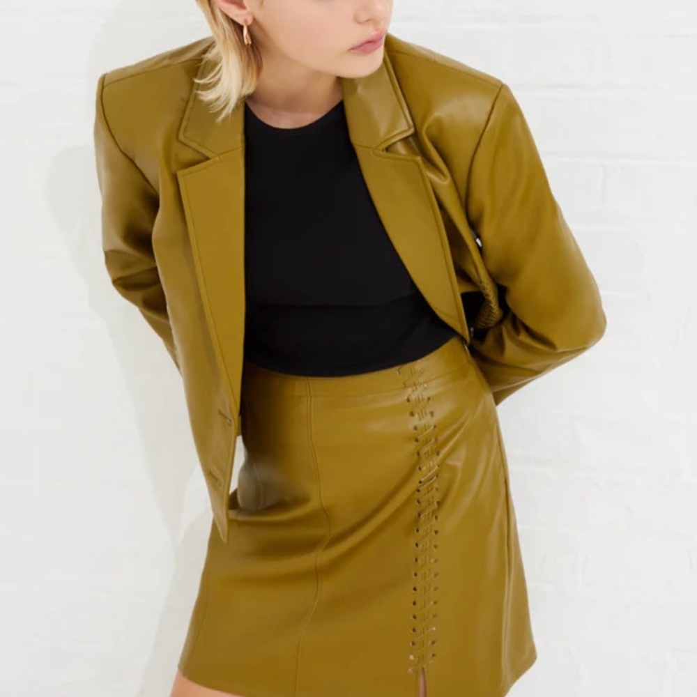 NWT French Connection Crolenda Stitch Mini Skirt